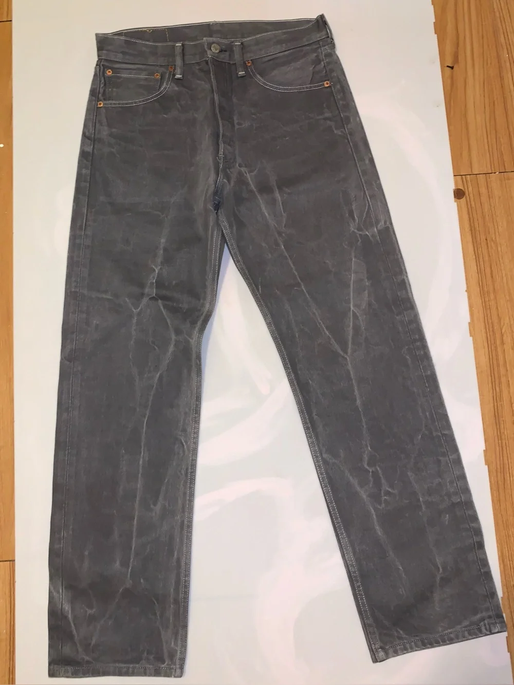 Men’s Levi 501s grey wash jeans. 32x32